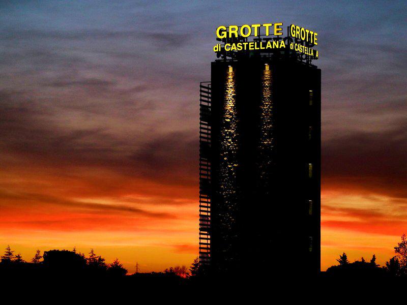 17F06416970F42A5F340E6C12BD2B60F