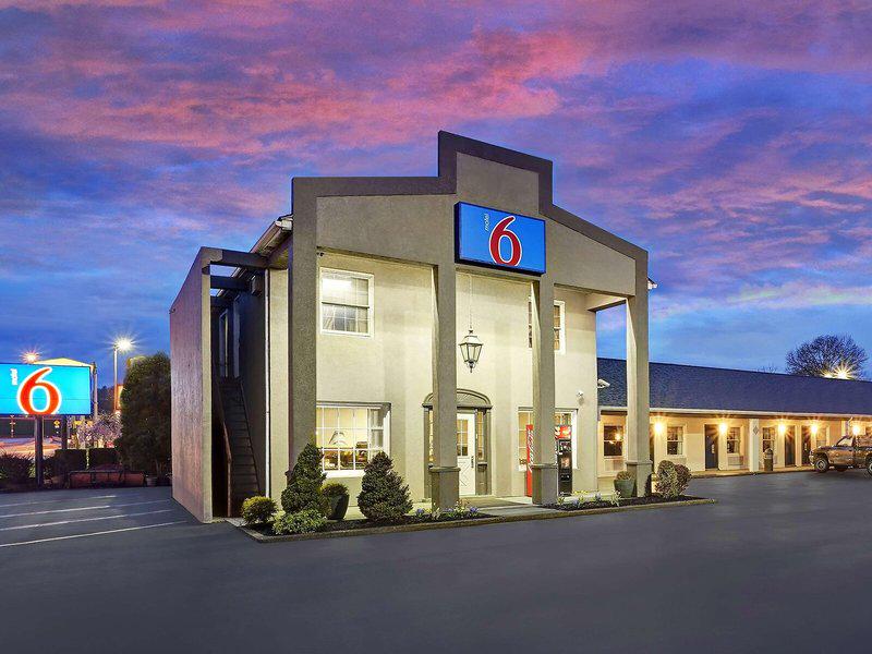 CE8954F9F40B740DE6E831D97C60B018