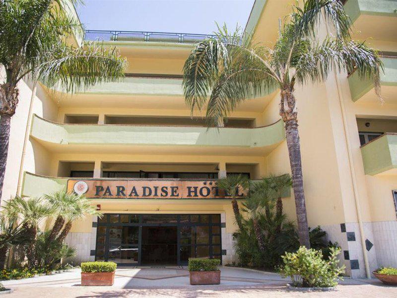 1A272205F93BA890F3B76402645D7A91