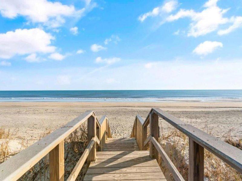 22047AA925BBD328D7D7CEA58979ADF8