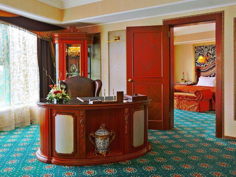 77220E0E260E74526F82CBC67C94EE14