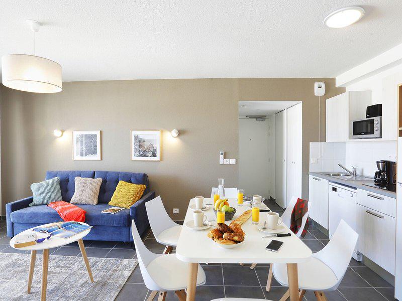 175CDE948AA1E730300823D9D6C421A5