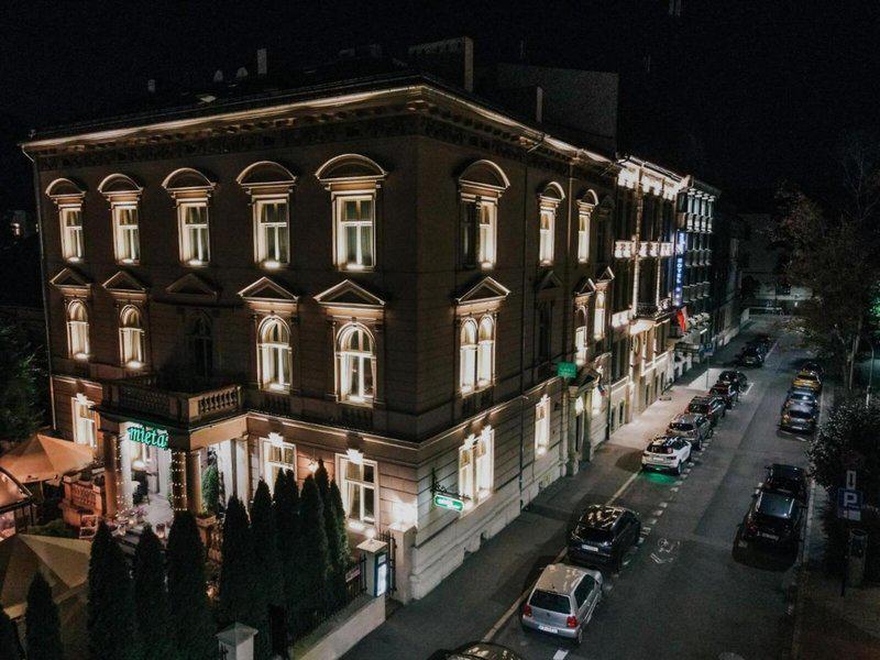 B751923321C48BF114D3826E6D938EAF