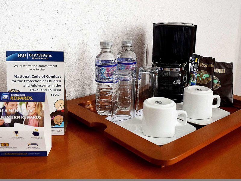 E68420F2CB92A4BDFB04BBEAE1F7F14C