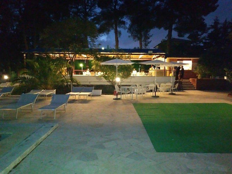 406D34C8BF3561D783747D1433196AF0