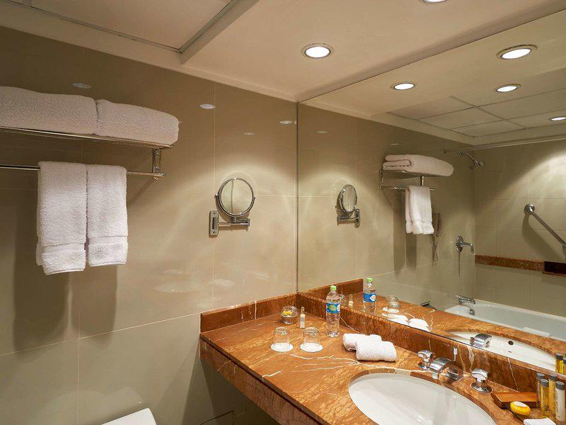 92D4080E71E3CC1CA7DA961EBADF5D85