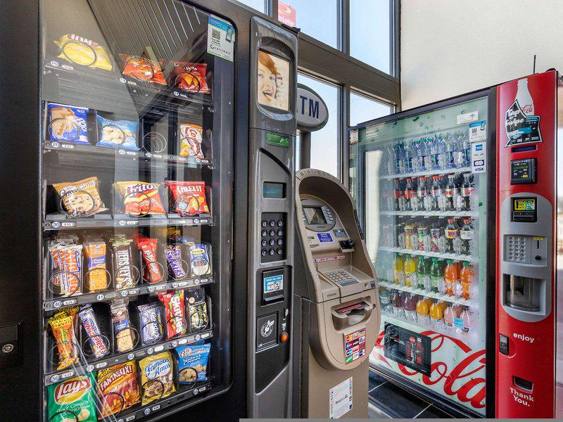 B1054E56405C083A371C7CA2D7AEAC4C