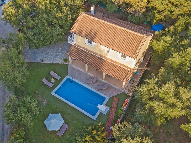 E8153F2C8A30CBC8D6C3FF19110B4C72