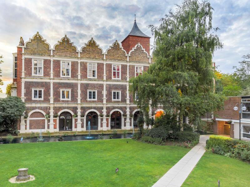 26F2534AF85E7A9C989B12DB2406080A