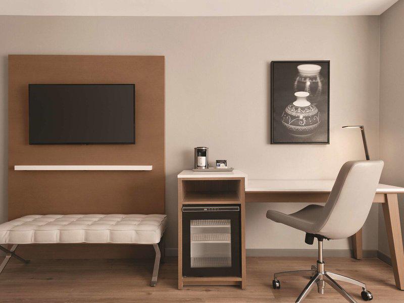 DA409B8FC4A4A50CEADBB19FD2F705D6