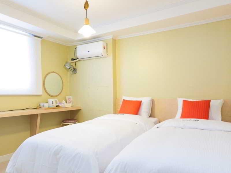 07BBCBB3783B7023973D700FDB3A7FB1