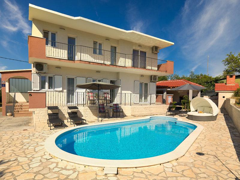 6A8489A3E8C88D333DD46AA89DD1D5CF