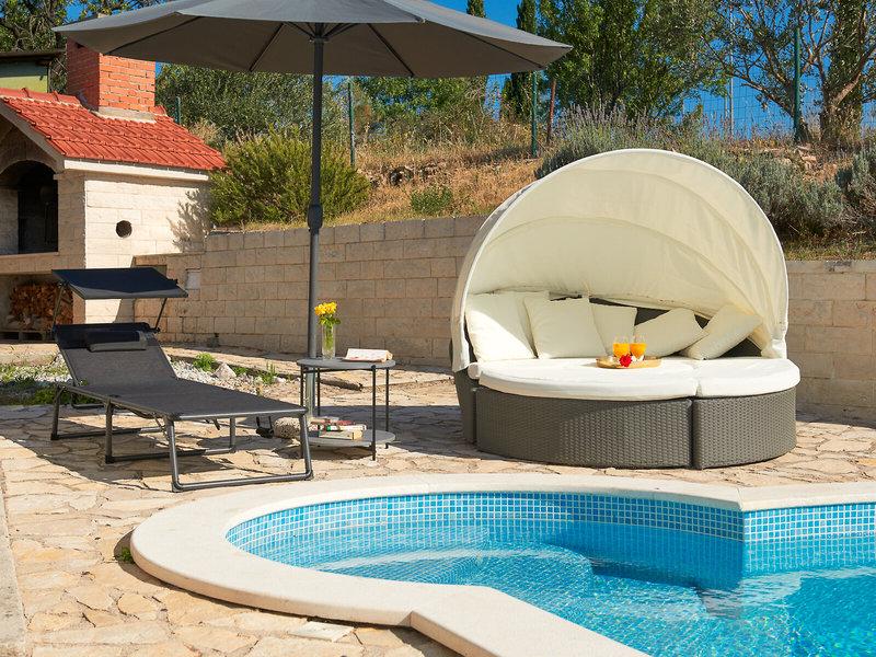 6A5A2270446FC0FA464F26B1A18D60B5