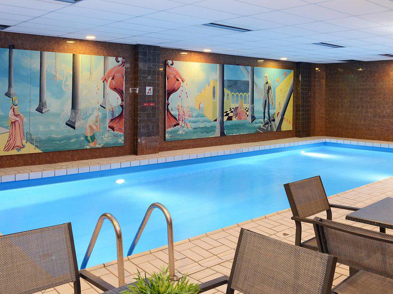 18E2DC892D8F3EA447E05FB38ADBE404