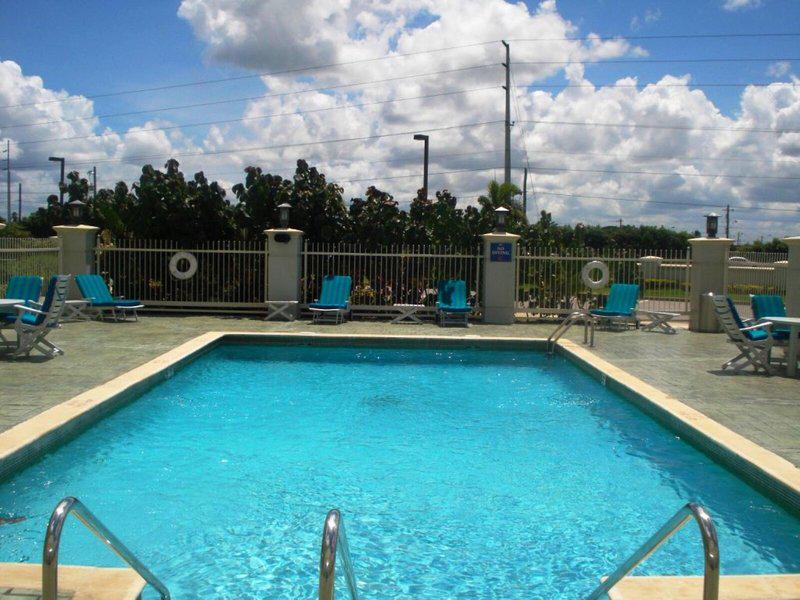 C4ABE37E82B5ED54D5E4E955BB9F0F83