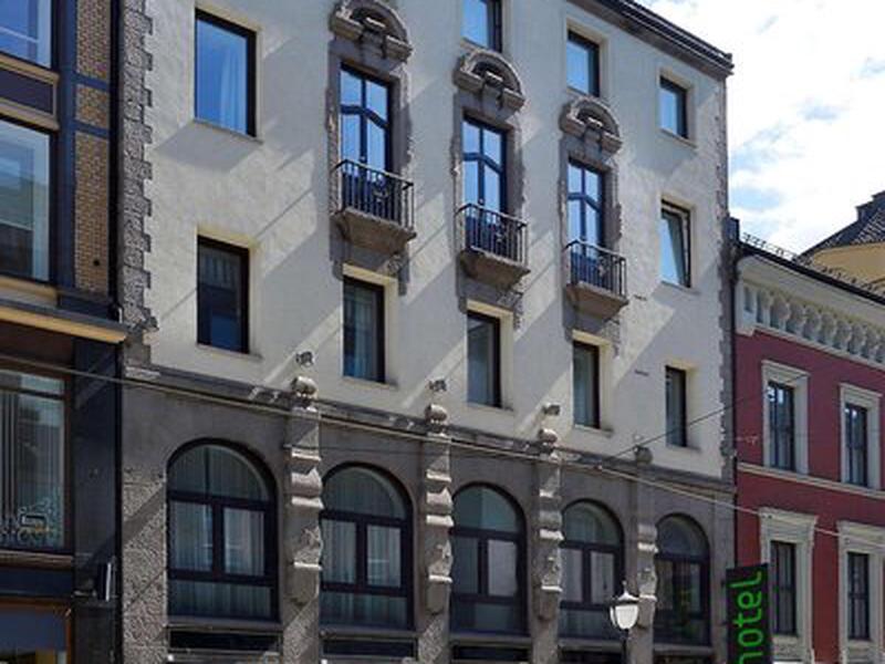 438F93DB753C9D2B7C59616DB63B0388