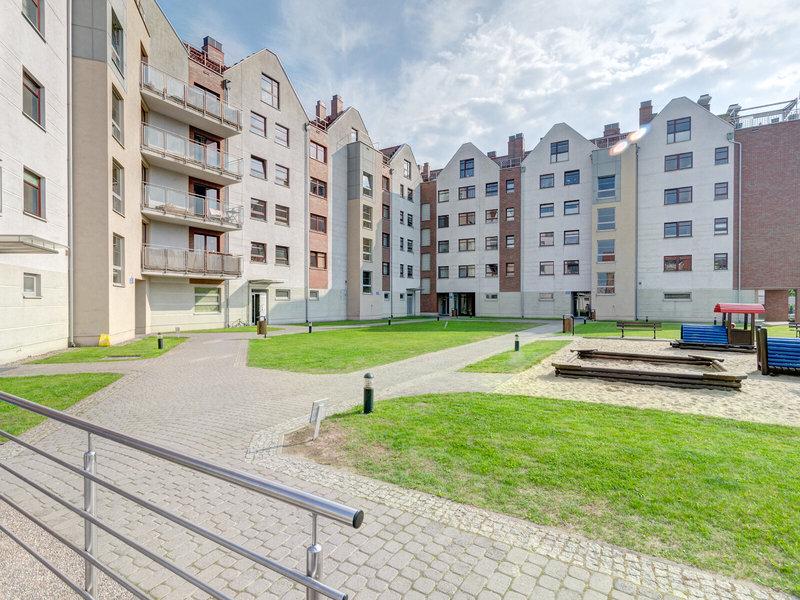 F93202C9B47A6388F9FAD41CEF069651