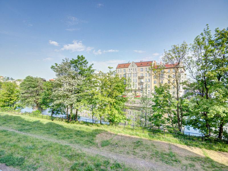 F76DC44D41A7B791BB0034836024C21C