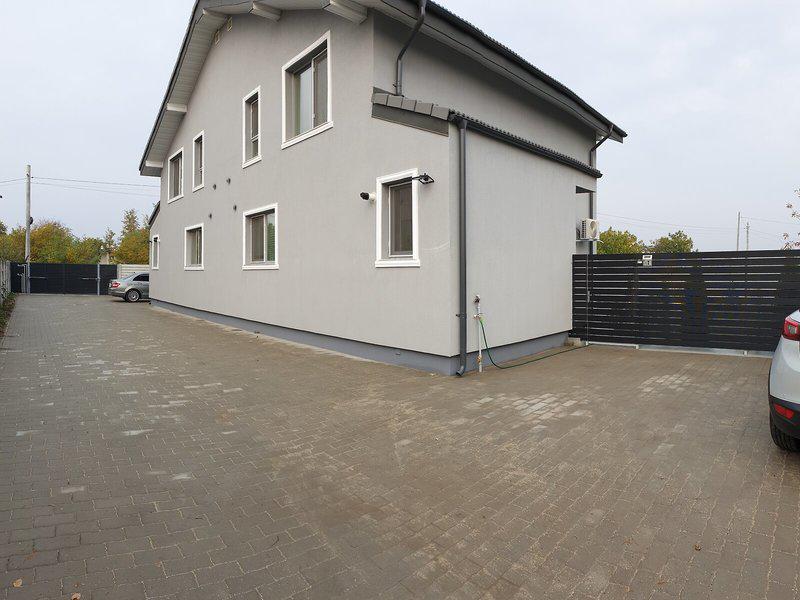 81DCCB256545D546397E204183BFB635