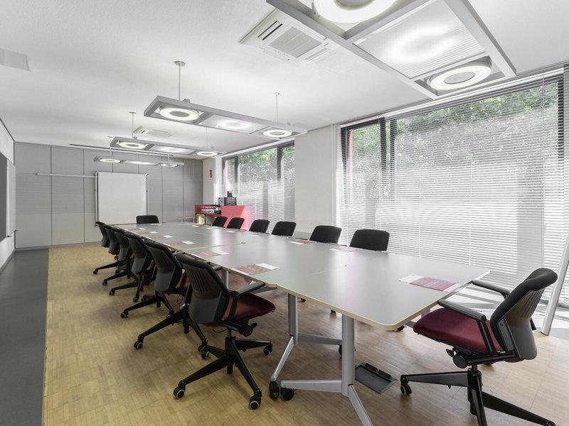 AA576DCDEBA34531F4769D03F4F76C5B