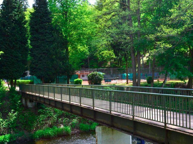 DBF4D65EED1EE16B1EFAF7E221A10CDB