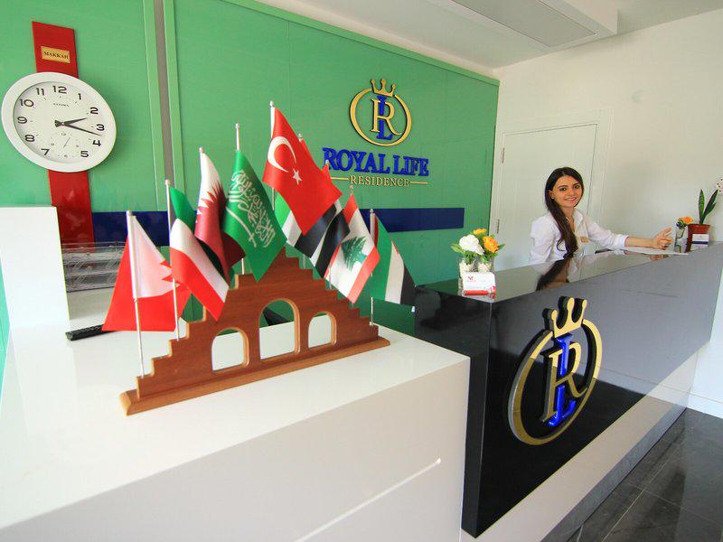 D8705CE2D035FFEBEBB229CE816C2A2A