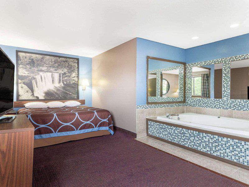 C8DF25243750BC398CEDD4E2949FB73C