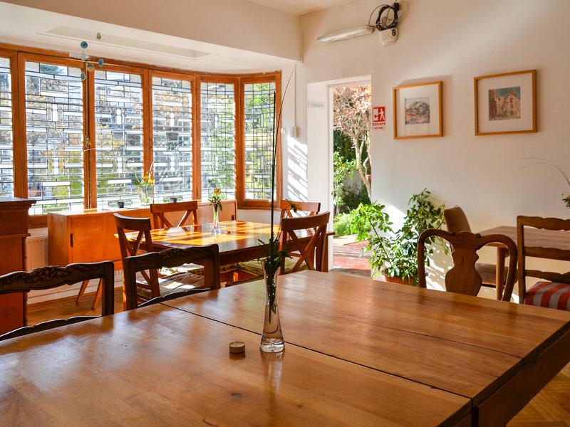 B7E2E5FD479D81D099EB95ECF41CA7AF