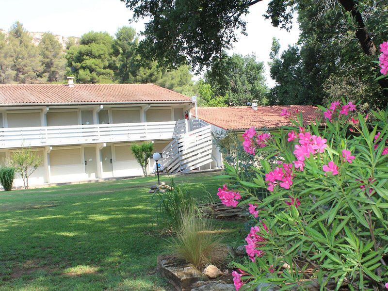 628FADC00E85DB348AFEE88142C51C37