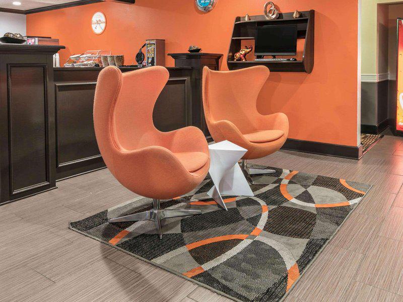 0E8D7ECF353FB64F3D43F5429F4B689D