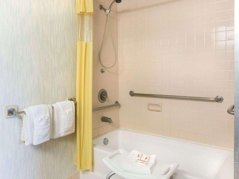 878610905DCEBCCD86D5945673C14813