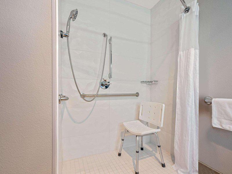 CAF9C34A67D363E21356F800F28B104A