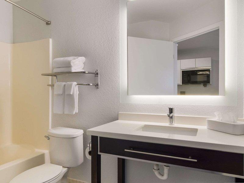 AB08F611548592DD3E59506FA9D2B61D