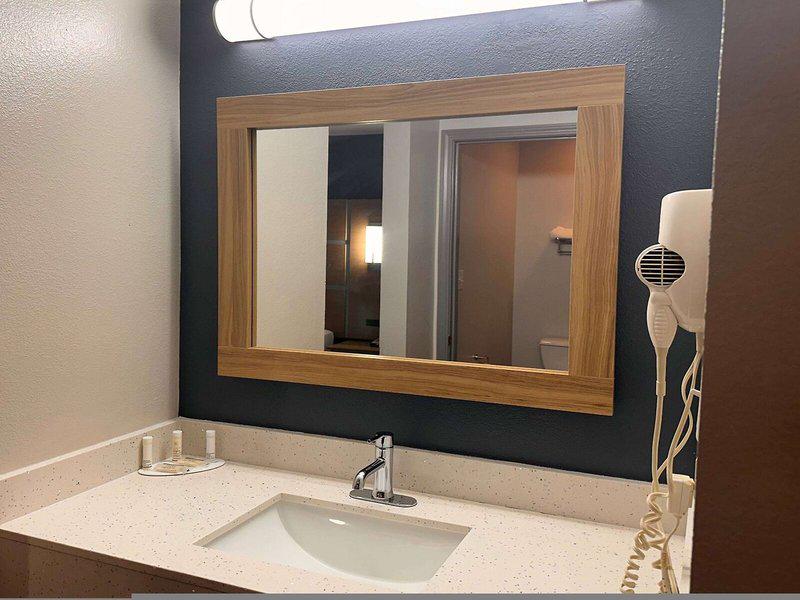 AFFA837E6EBDC5334A93B11DF6E1FC34