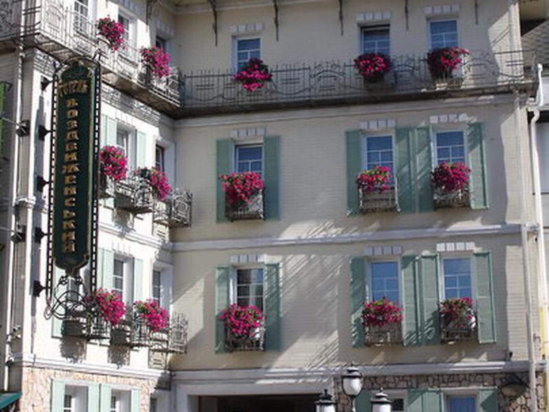 B176BA7616E99488390E3E25DE81234D