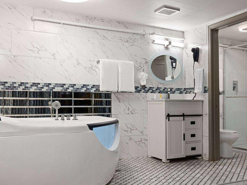 B8ABC4C8404E9F771FB421879AA20DEE