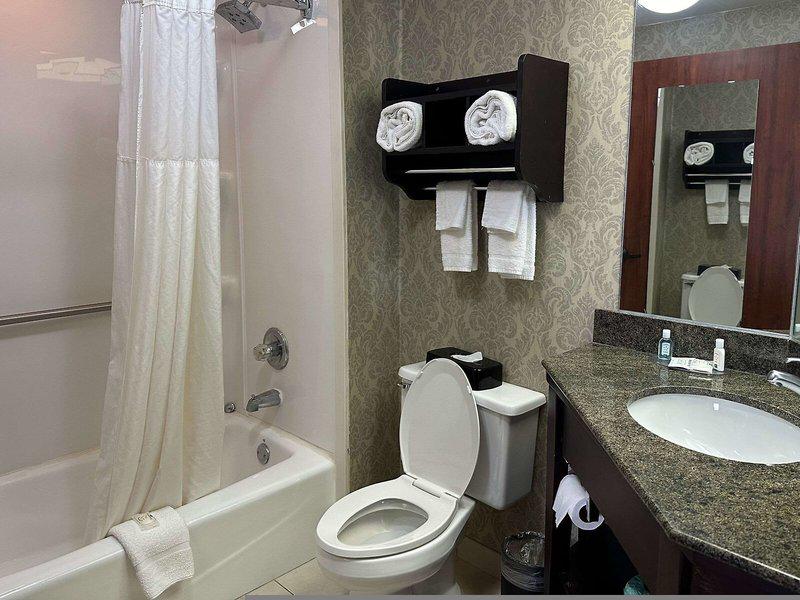 5651AF4F77356C8FCDED3B59D590D020