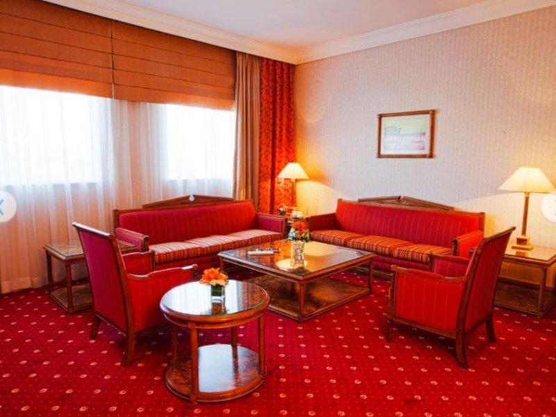 987D3298FC7ACA4D574E06CD5BB82E80