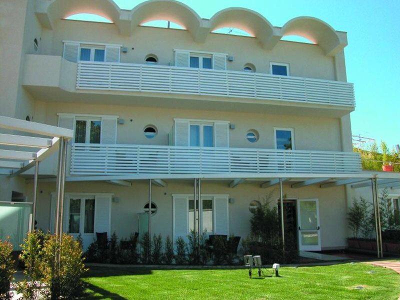 80FC56F9E0D4558A4650A15DDE88423E