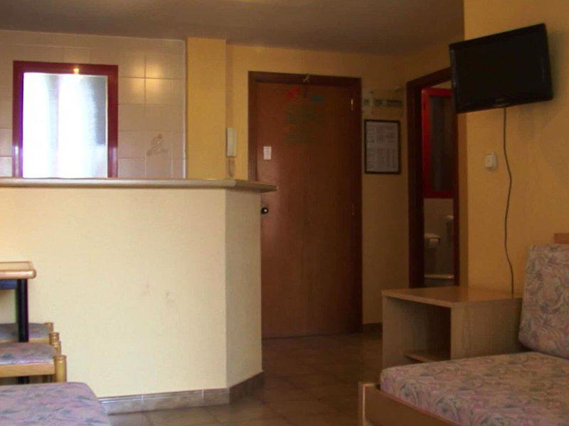 E1ACEB27F32DA92CF48D086E0738A3A9