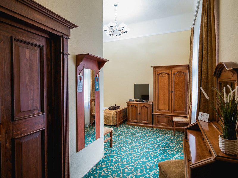 EF1573A907B6683E2369B0CD6A6E2EC5