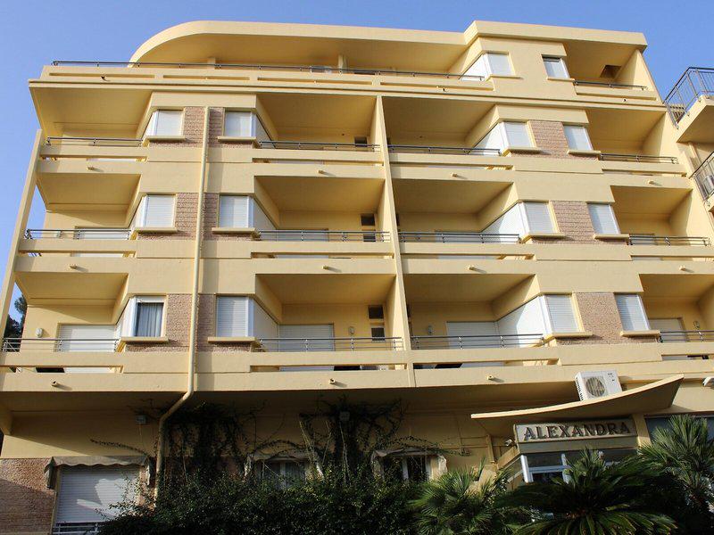 76B4DE24B482D9EBCF9D5DDFF68CF301