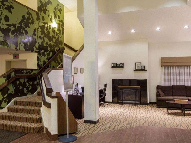 AF0B06A7F7E04A12FDE934494C0AD83B