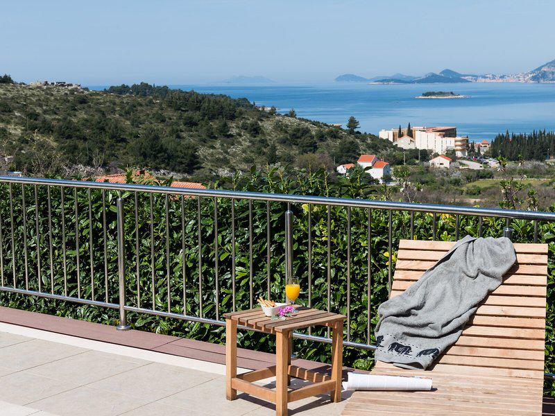 16FA8942085B4C68F2D281728860665F