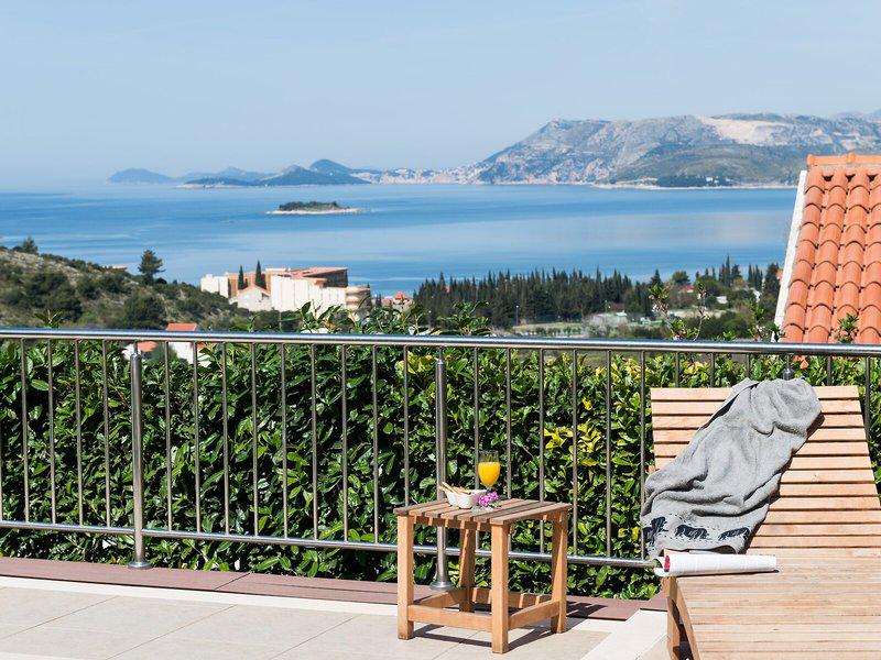 F59E8AD42318F8087824D573D74D072F