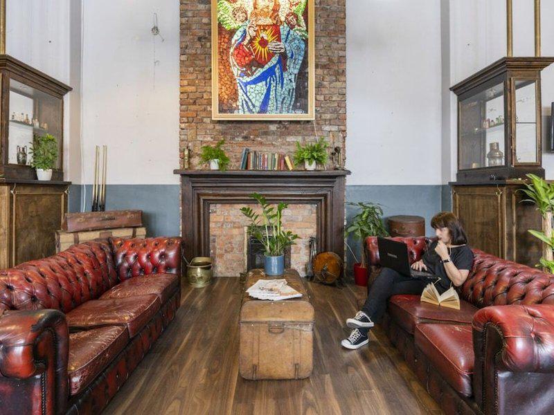 8B2B9B27E783121C2EB6F43C60655B8D