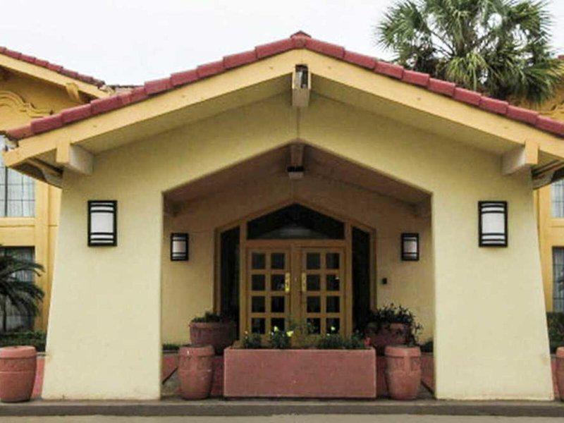 EE7E6615E7FEC75A44B57420A50B4657