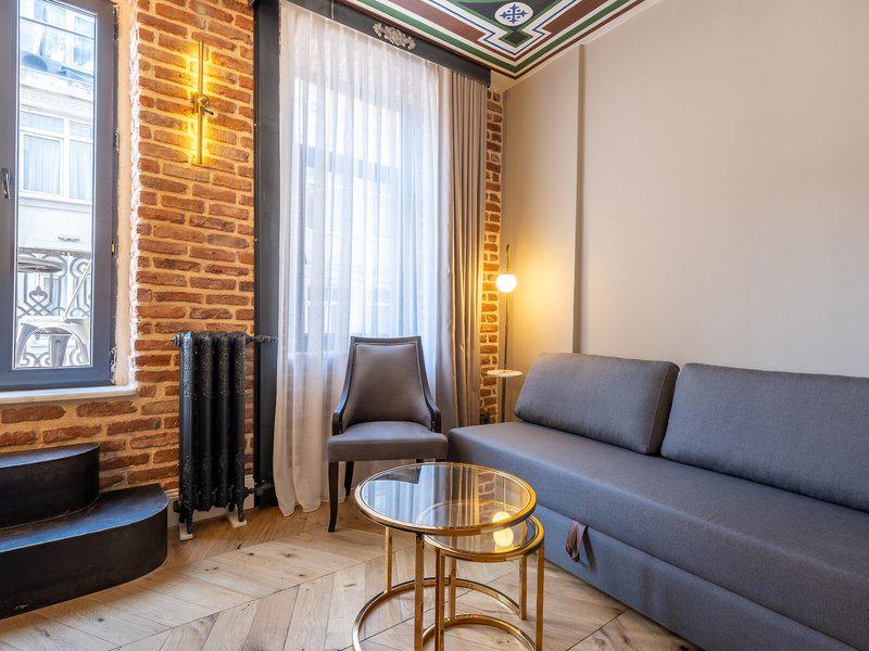 7BE50E6FABD754FB73A95E9547191F6F