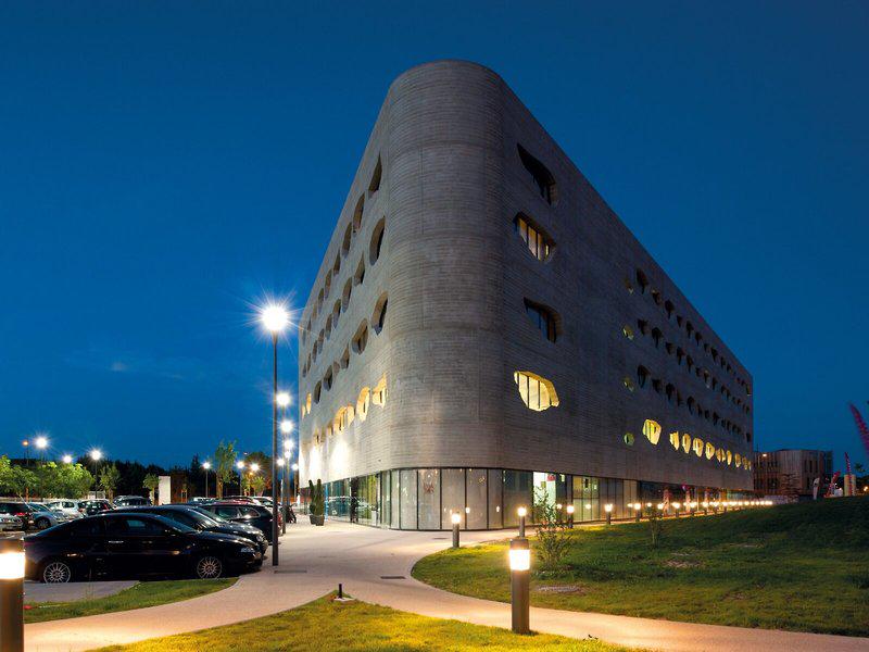 C89CA94F18BB981416F68F318AA3EEBC