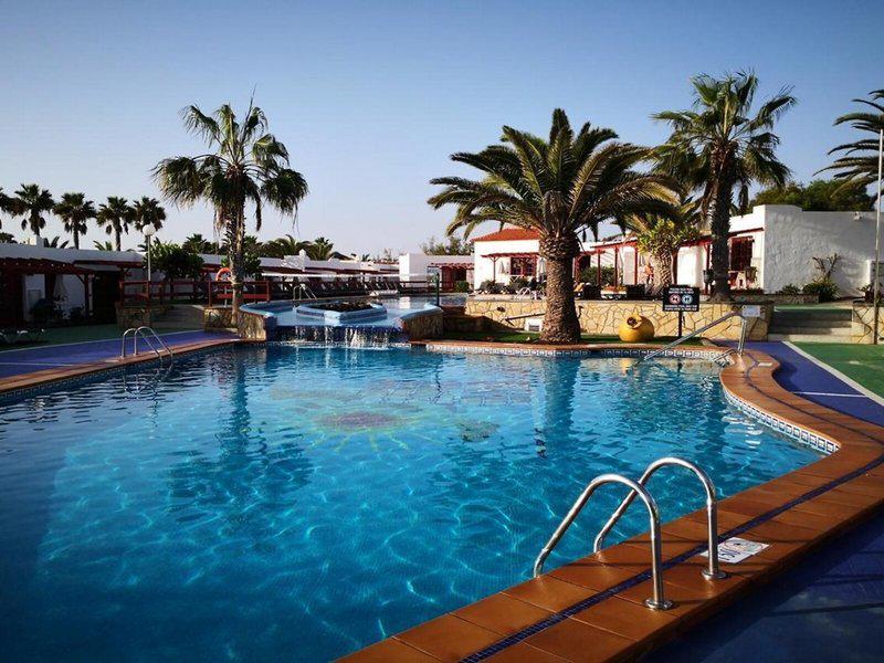 BBD63B413C5F3B3C4280C4EAEB09B273